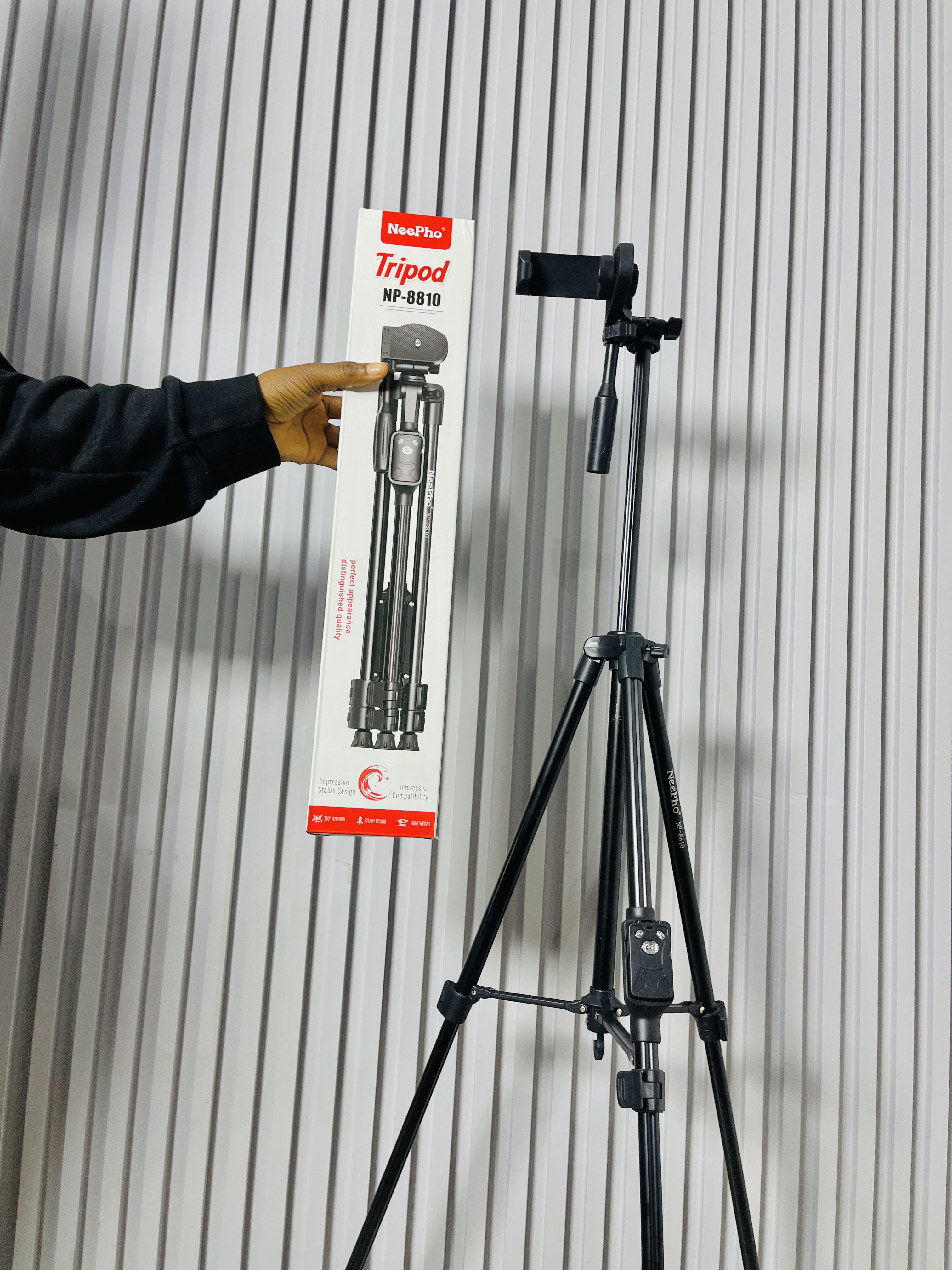 NP-8810 4.5ft tripod